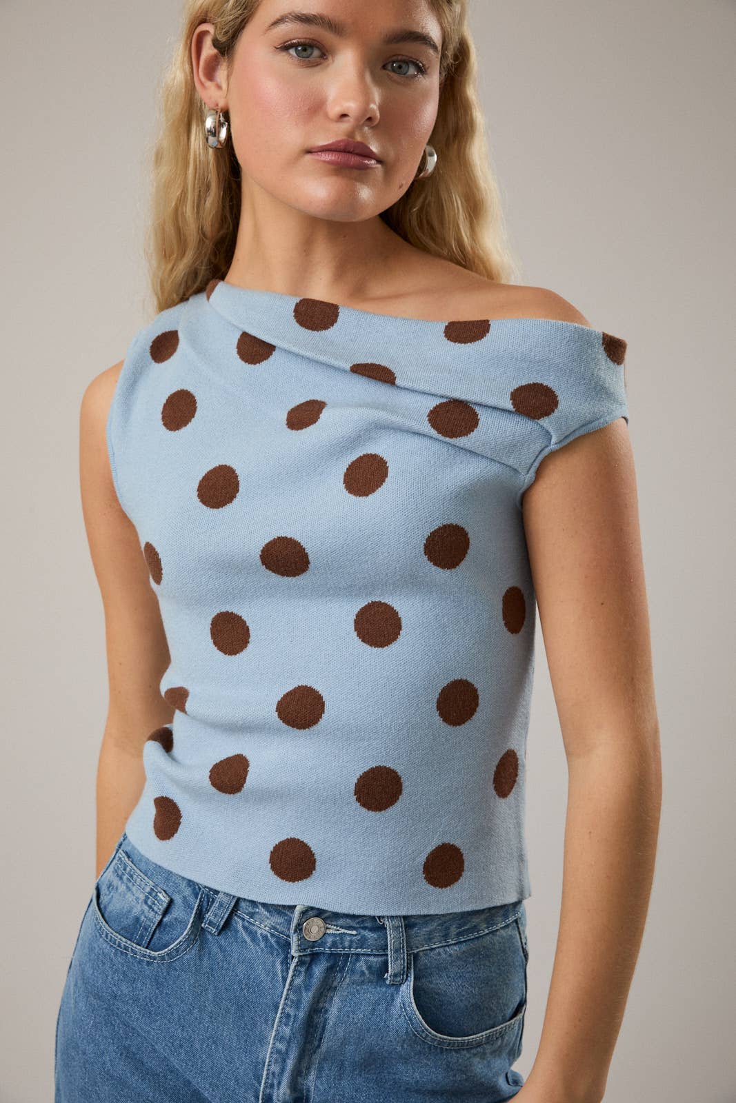 POLKA DOT DETAIL ASYMMETRICAL NECK SWEATER TOP: BLACK