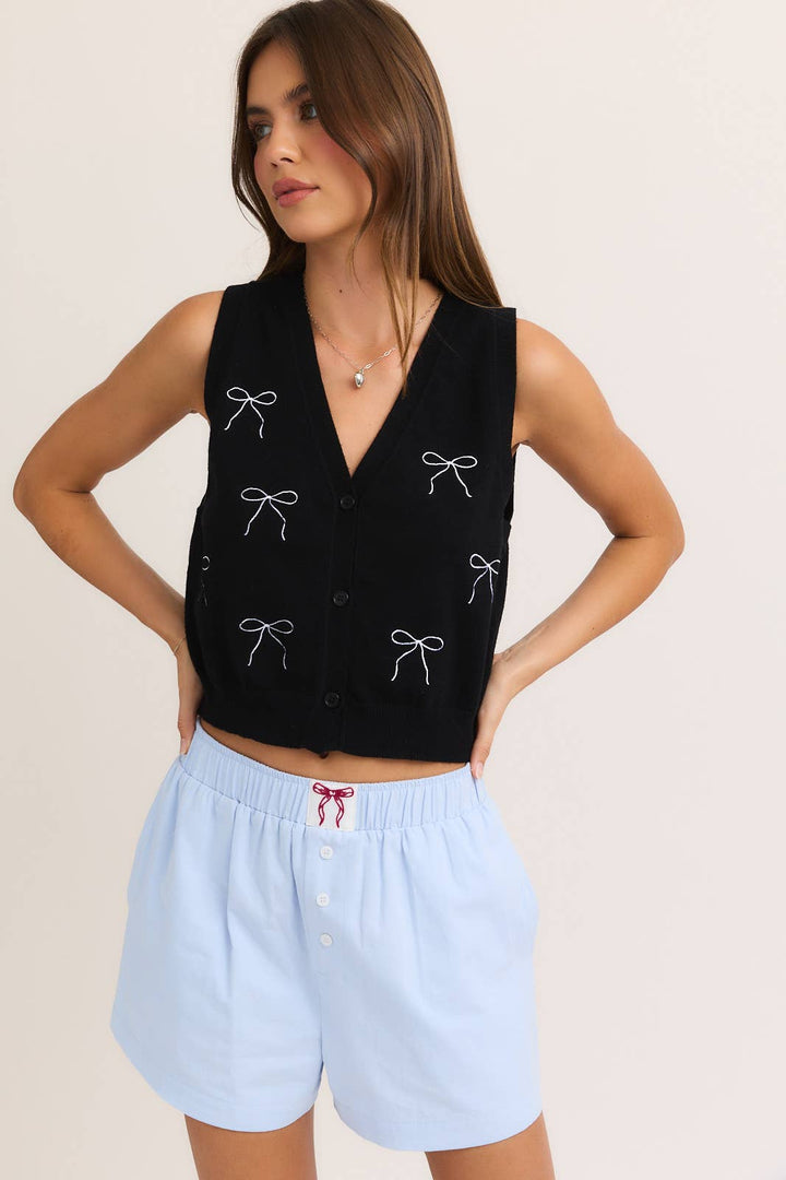 SLEEVELESS V-NECK BOW EMBO CROPPED SWEATER VEST