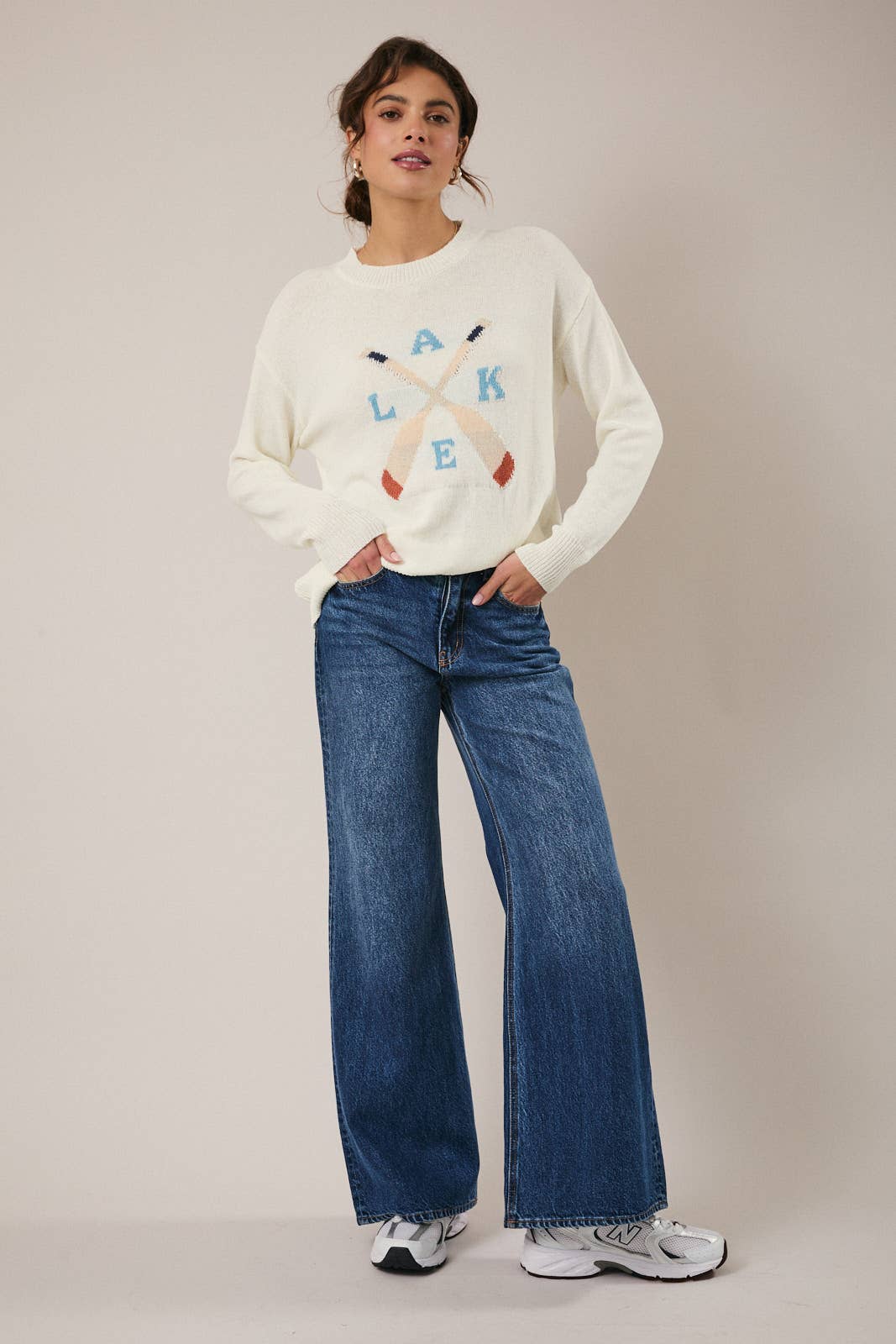 ROUND NECK LONG SLEEVE "LAKE" LT WEIGHT SWEATER: CREAM