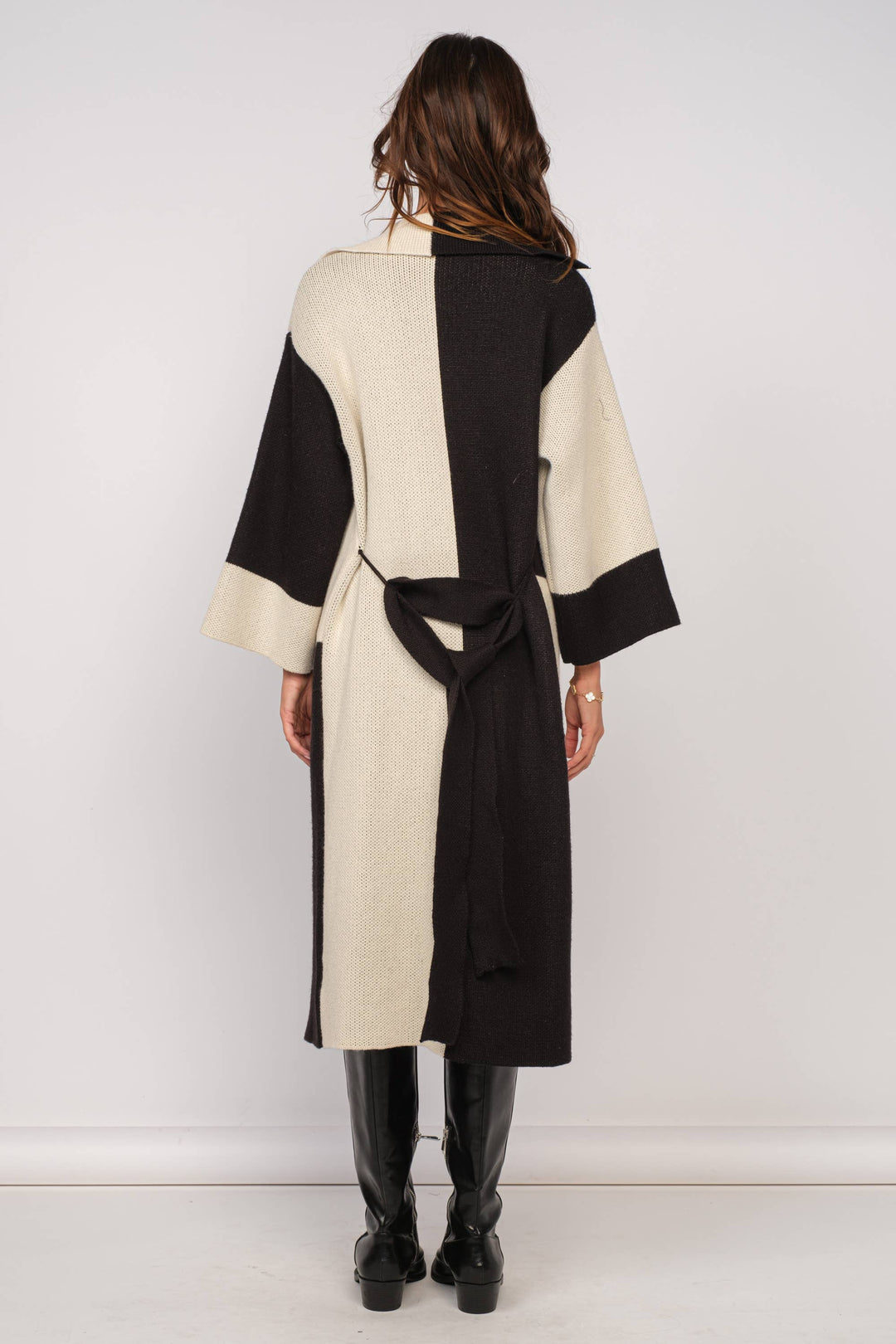 BLACK-IVORY PATCH PRINT LONG CARDIGAN SWEATER