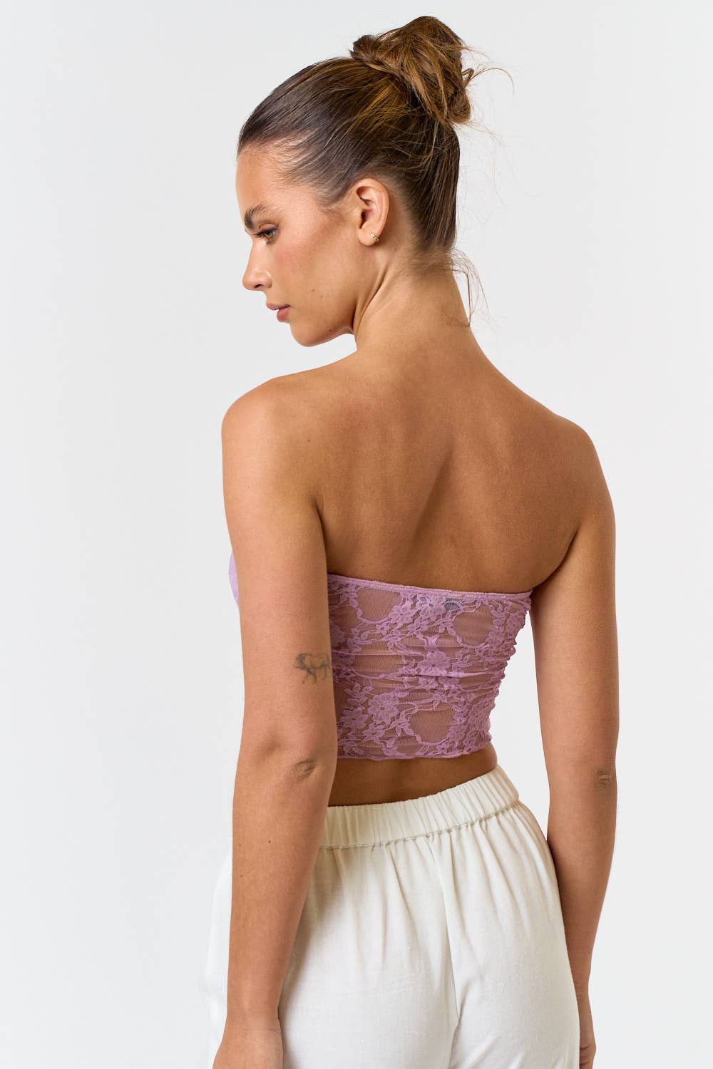 Blue Blush - BT21046-11 TWISTED FRONT LACE FLAYAWAY TUBE TOP: L / Off-White