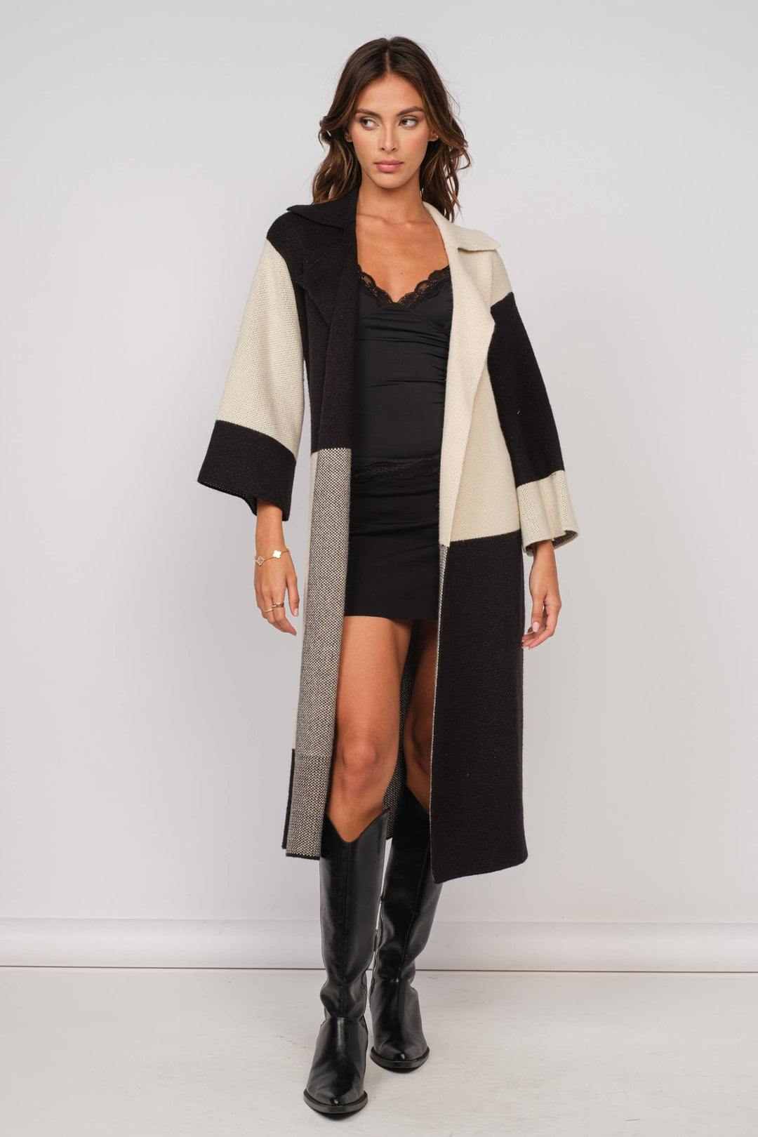 BLACK-IVORY PATCH PRINT LONG CARDIGAN SWEATER