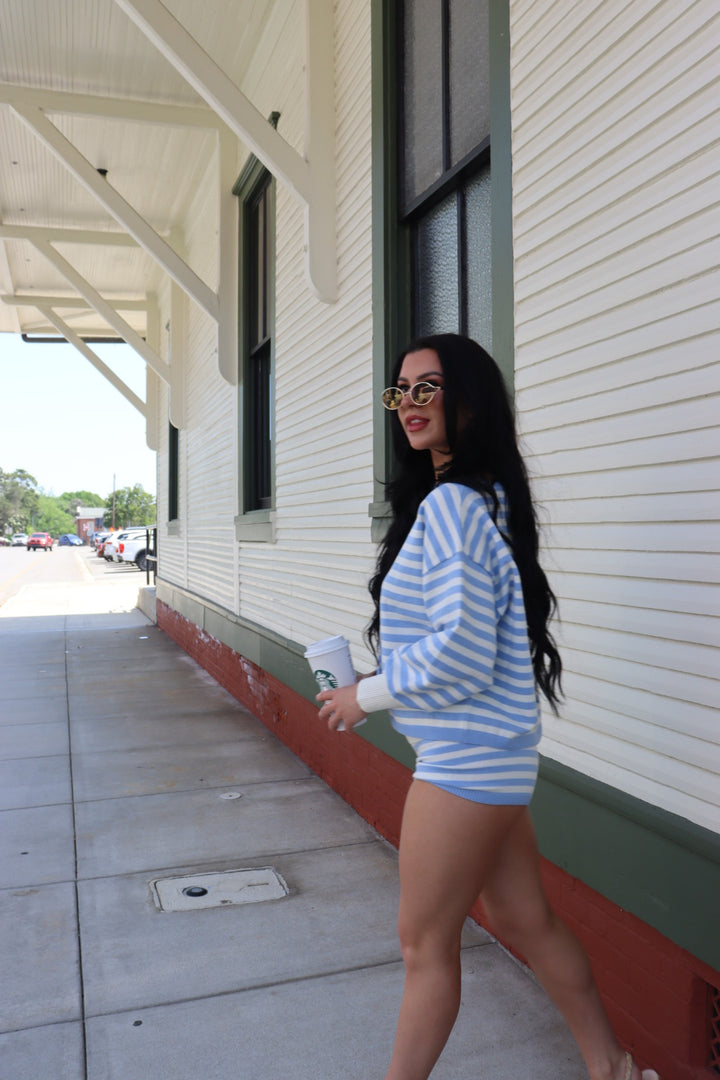 STRIPE OVERSIZED SWEATER TOP