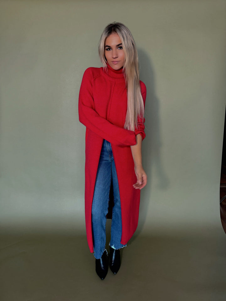 TURTLENECK TUNIC SWEATER DRESS WITH SLIT: Red