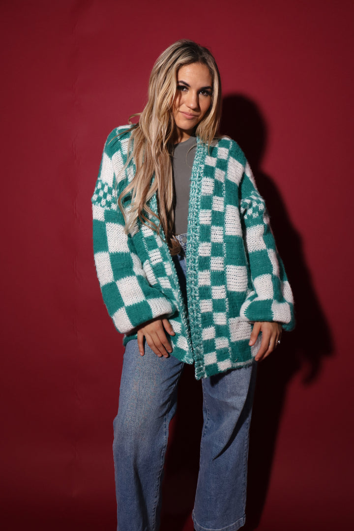 OVERSIZED CHECKERED KNIT CARDIGAN