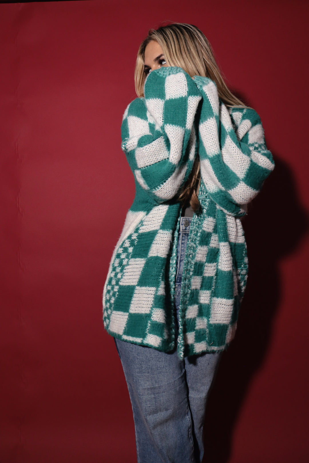 OVERSIZED CHECKERED KNIT CARDIGAN