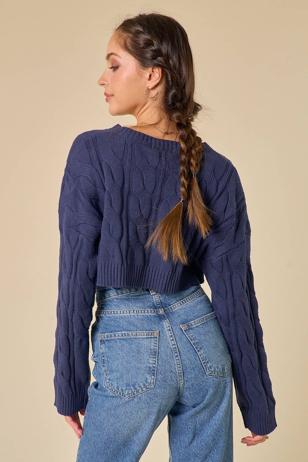 ROUND NECK CABLE KNIT SWEATER CROP TOP