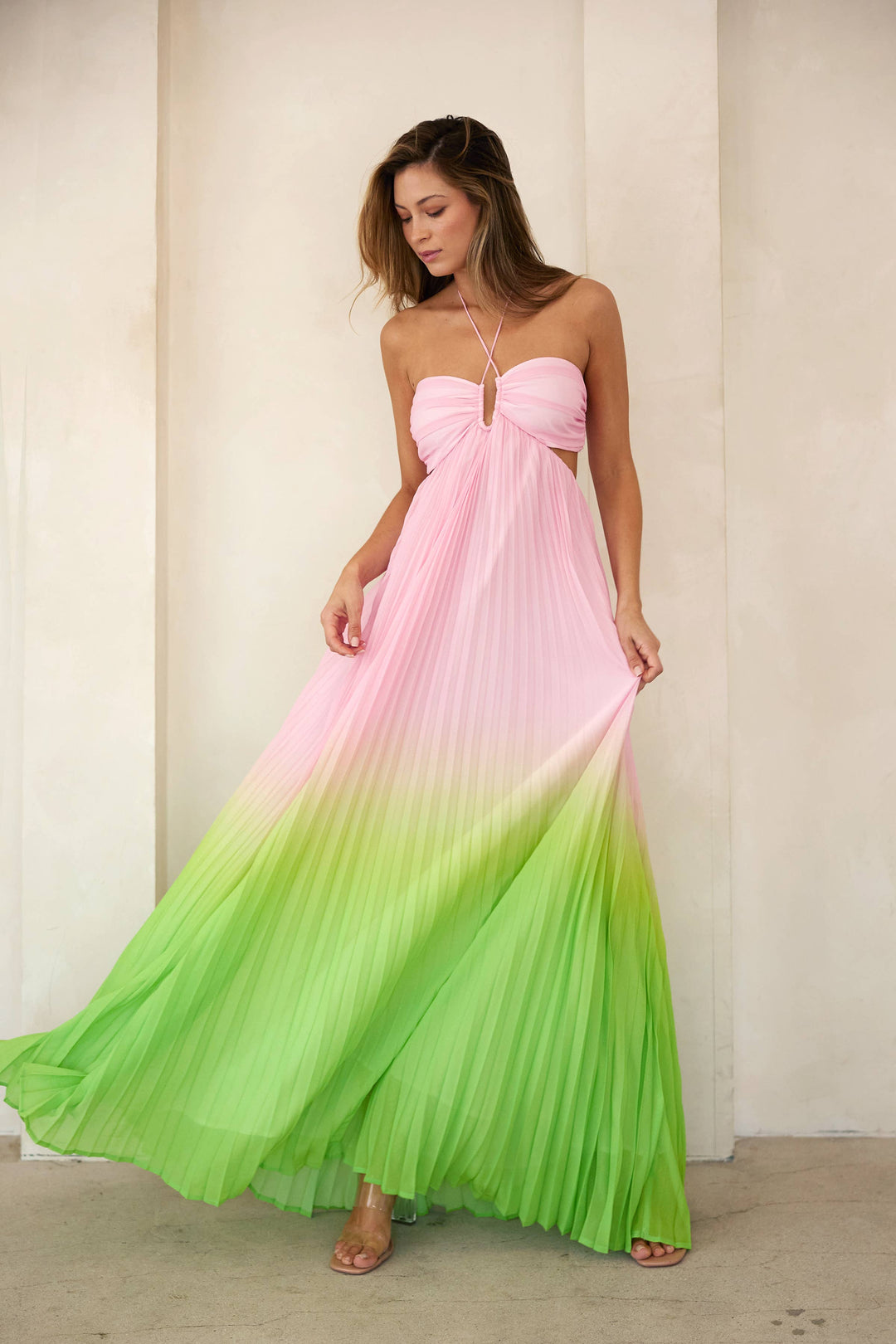 Sweetheart neck pleated maxi halter dress