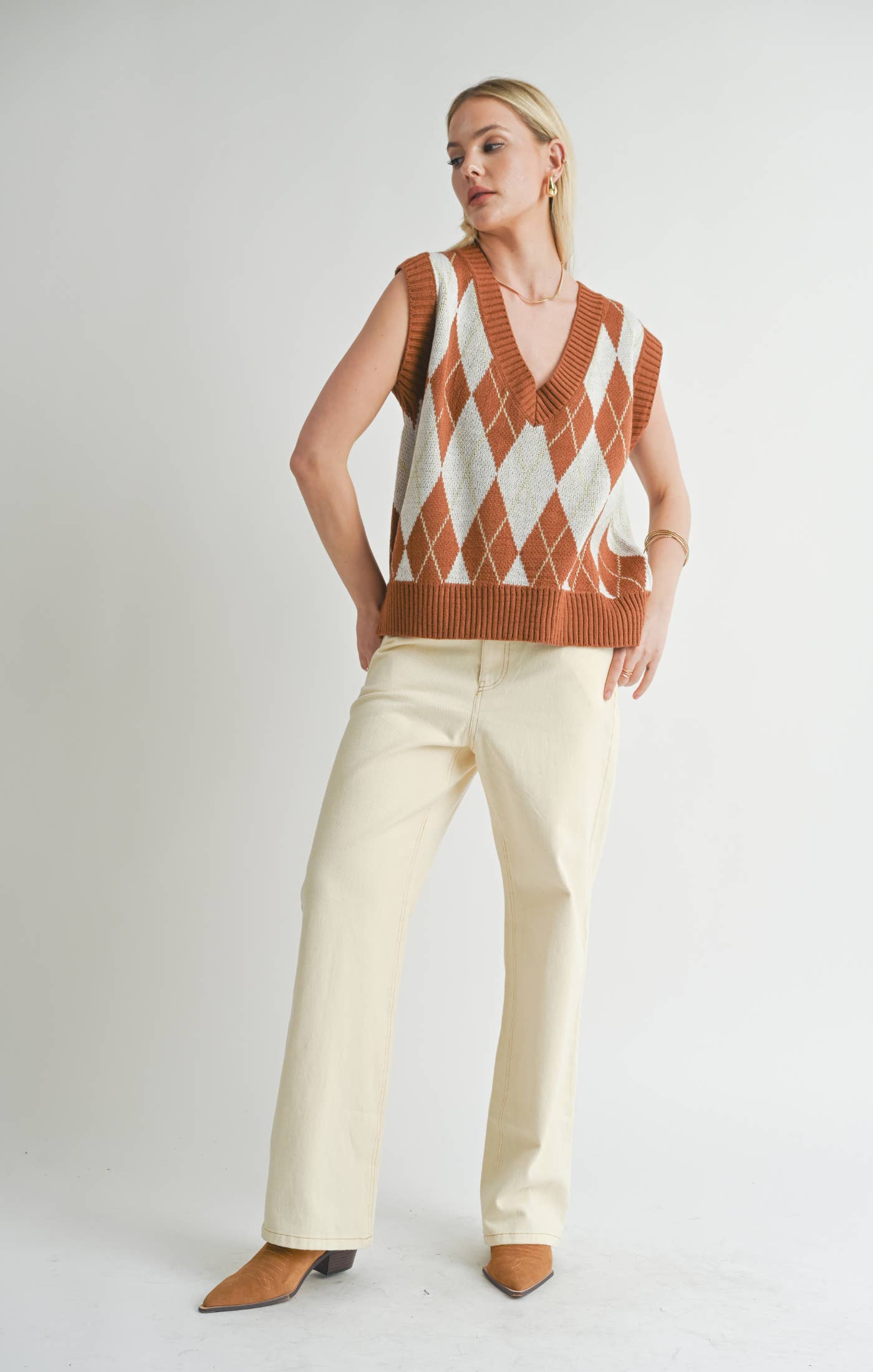 Shawna Argyle Sweater Vest: BROWN MULTI: MEDIUM