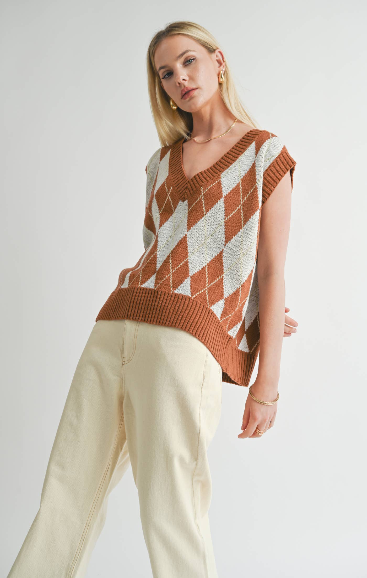 Shawna Argyle Sweater Vest: BROWN MULTI: LARGE