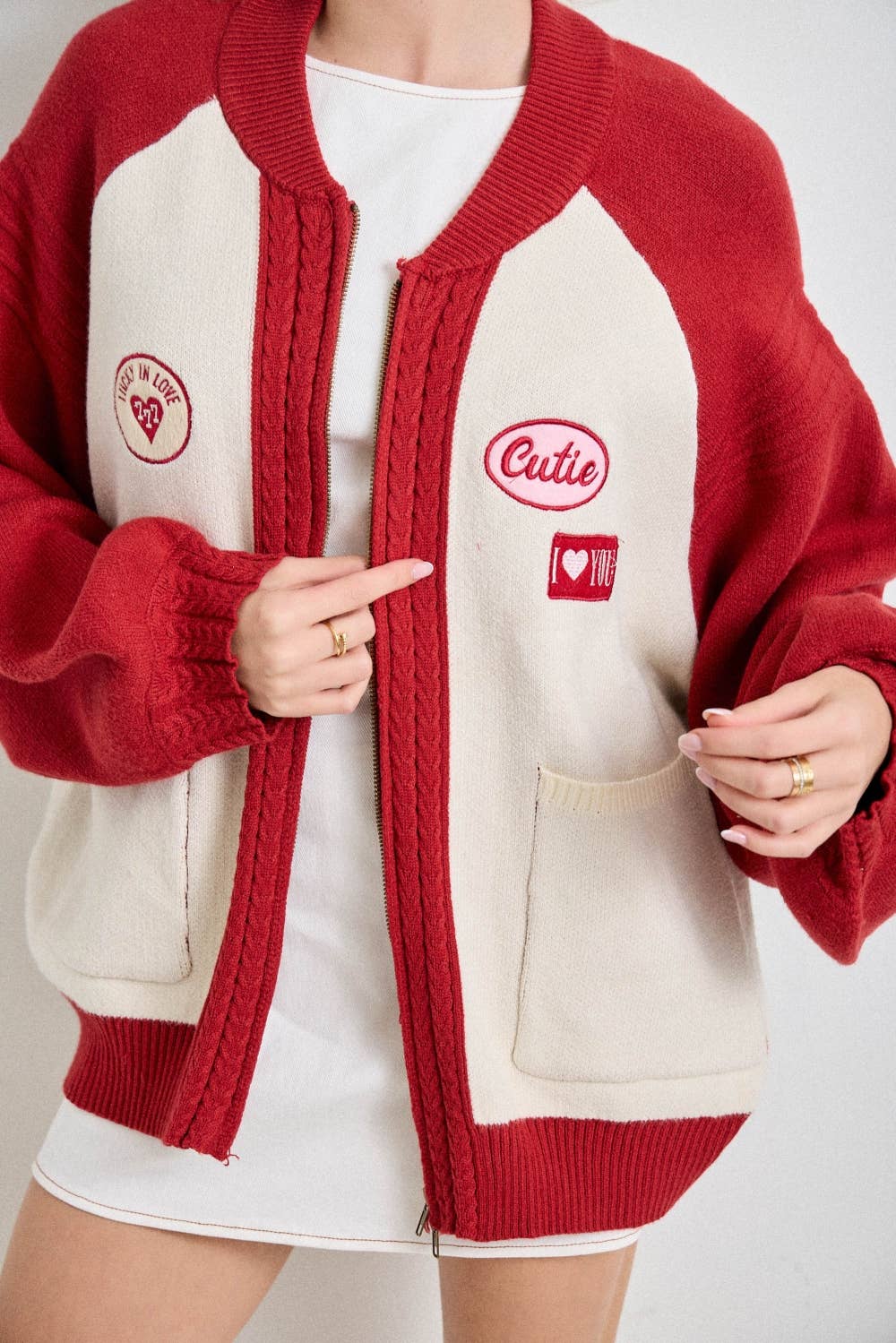 Retro Patch Appliqué Knit Bomber: CREAM/GREY