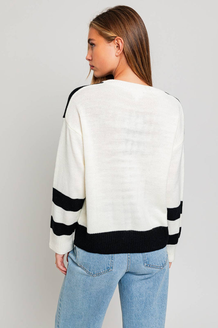 LONG SLEEVE ROUND NECK "SKI CLUB" SWEATER: WHITE